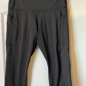 Athleta Ultimate Stash II Capri in Black